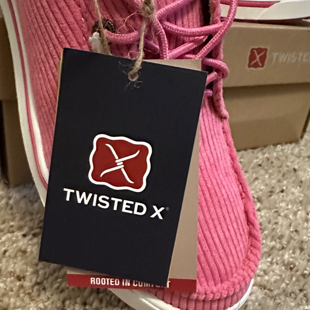 NWT Twisted X Vibrant Pink Corduroy Shoes - Picture 2 of 8